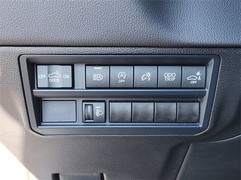 Used 2025 Toyota Tundra Limited image 31