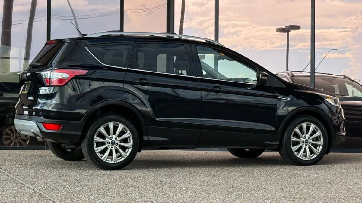 Used 2017 Ford Escape Titanium FWD image 13