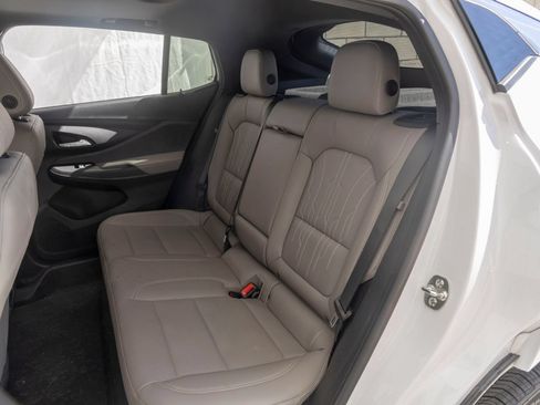 Used 2025 Buick Envista Avenir FWD image 19