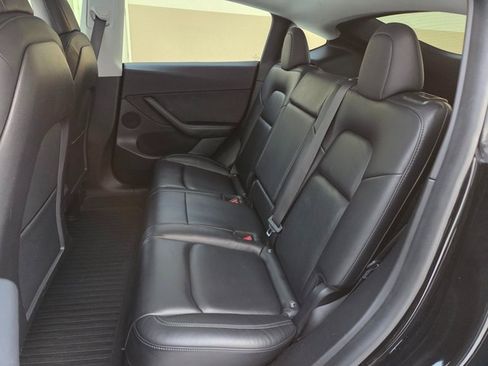 Used 2021 Tesla Model Y Long Range image 31