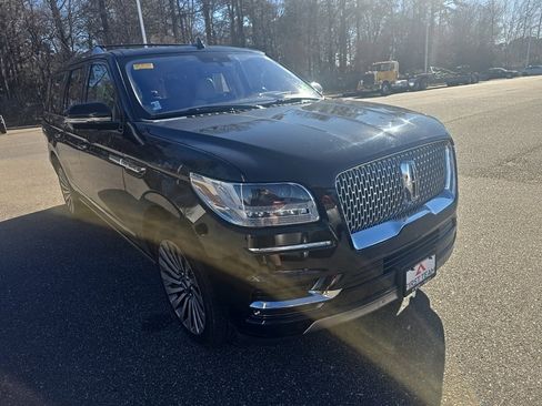 Used 2020 Lincoln Navigator L Reserve w/ Luxury Package image 3