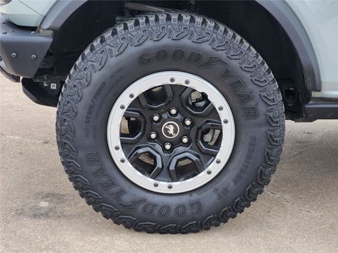Used 2024 Ford Bronco Badlands AWD/4WD image 8