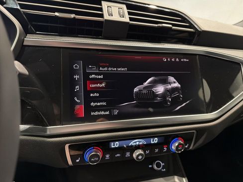 Used 2025 Audi Q3 2.0T Premium image 18