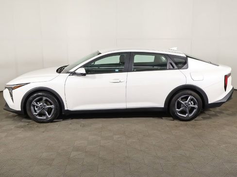 Used 2025 Kia K4 FWD image 16