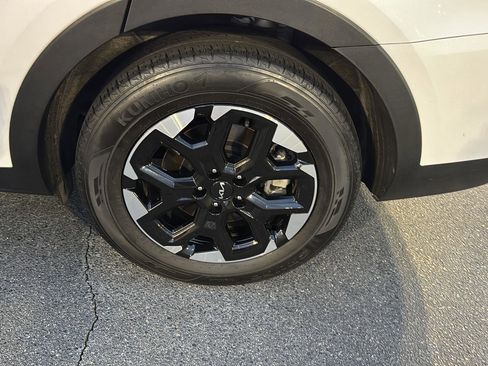 Used 2024 Kia Sorento S image 34