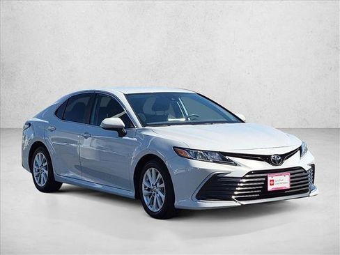 Used 2023 Toyota Camry LE FWD image 3