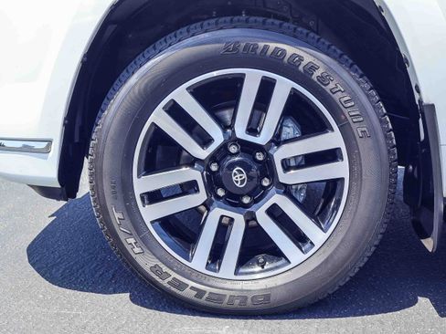 Used 2023 Toyota 4Runner Limited AWD/4WD image 19