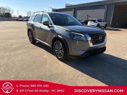 New 2025 Nissan Pathfinder SV image 5