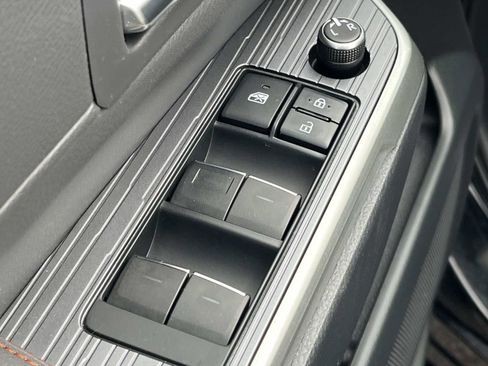 Used 2021 Toyota Sienna XSE image 18