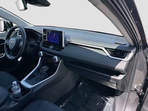 Used 2025 Toyota RAV4 XLE w/ Convenience Package FWD image 28