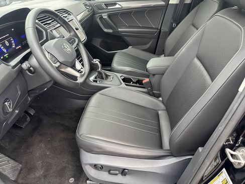 Certified 2023 Volkswagen Tiguan SE FWD image 5