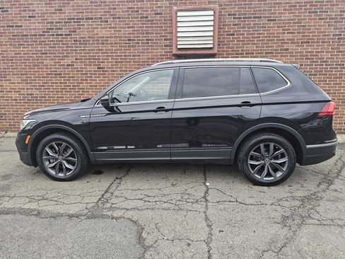 Used 2022 Volkswagen Tiguan SE AWD/4WD image 19