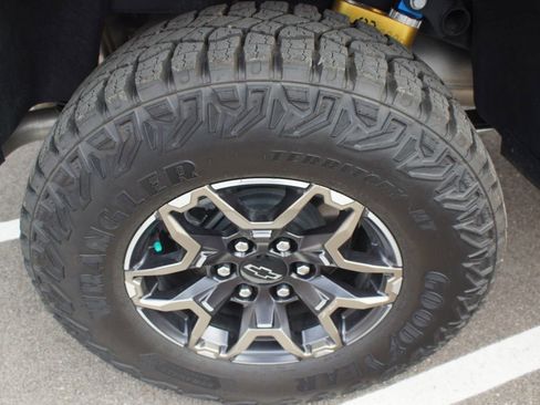 Used 2024 Chevrolet Colorado ZR2 w/ ZR2 Convenience Package III image 26