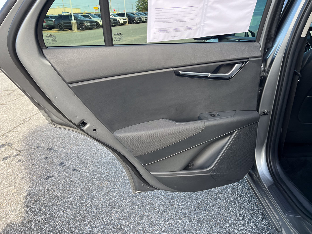 Used 2025 Kia Niro EX FWD image 26