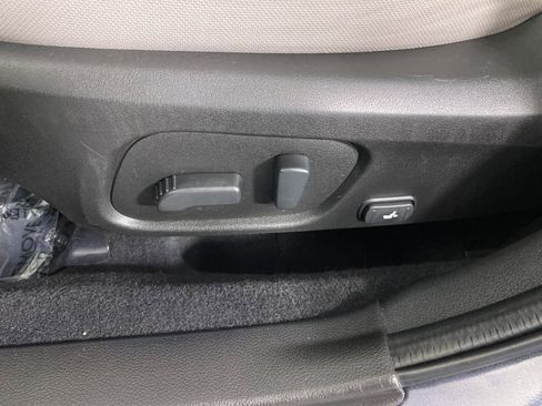 Used 2017 Subaru Forester 2.5i Premium w/ All-Weather Package image 8