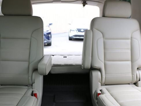 Used 2017 GMC Yukon Denali w/ Open Road Package RWD image 32