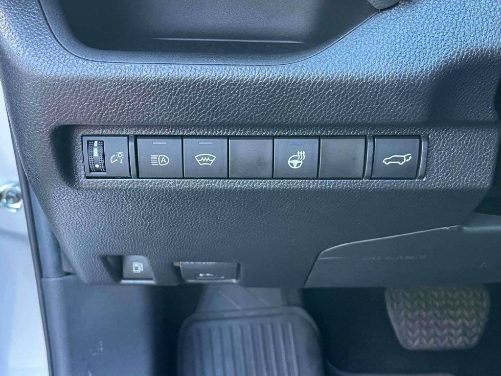 Used 2023 Toyota RAV4 XLE Premium AWD/4WD image 30