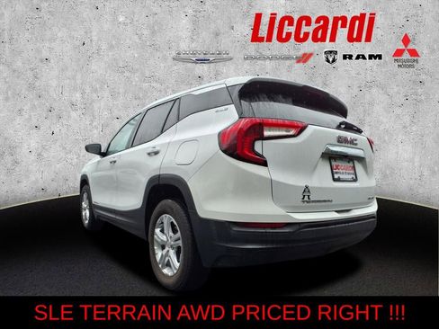 Used 2022 GMC Terrain SLE AWD/4WD image 4
