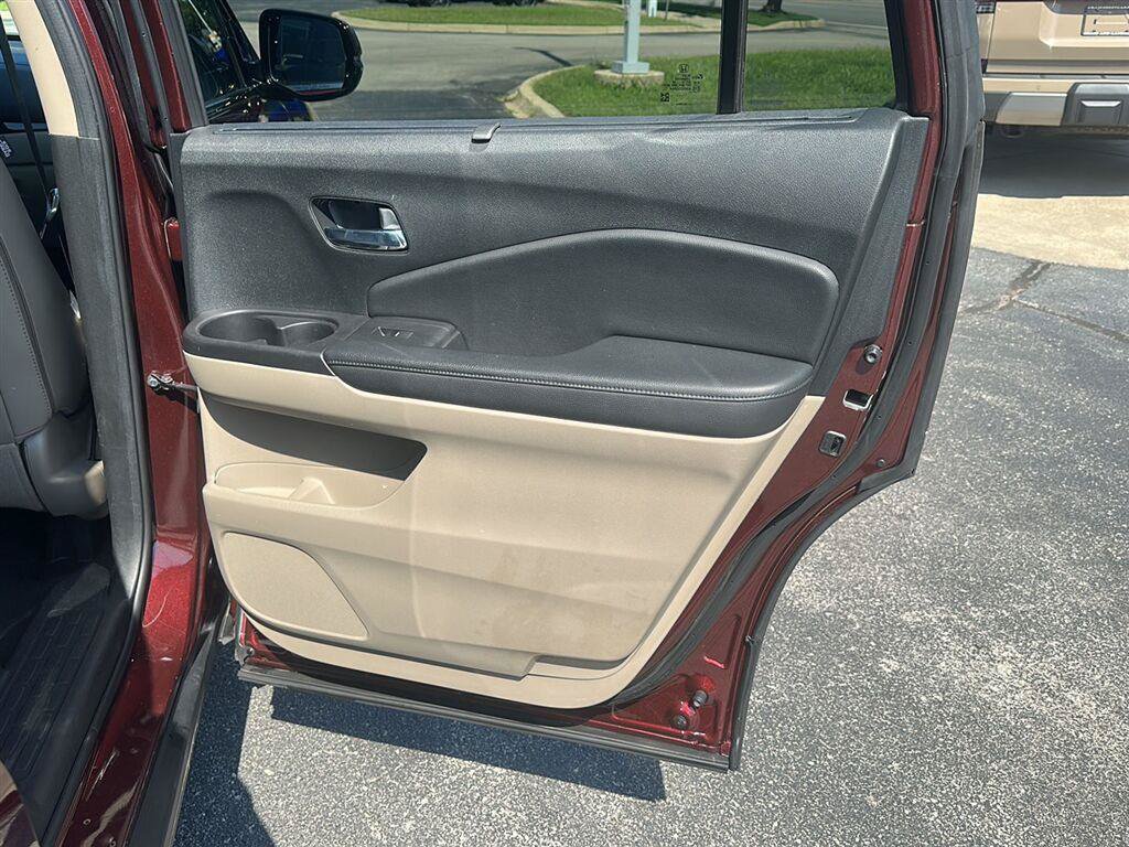 Used 2021 Honda Pilot Touring image 14