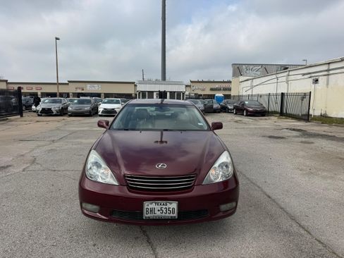Used 2004 Lexus ES 330 image 2