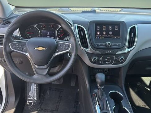 Certified 2022 Chevrolet Equinox LS w/ LS Convenience Package image 9