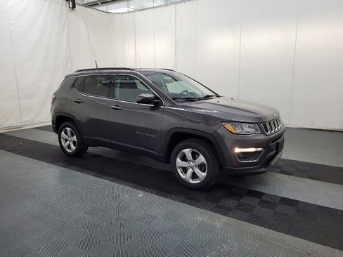 Used 2018 Jeep Compass Latitude AWD/4WD image 11