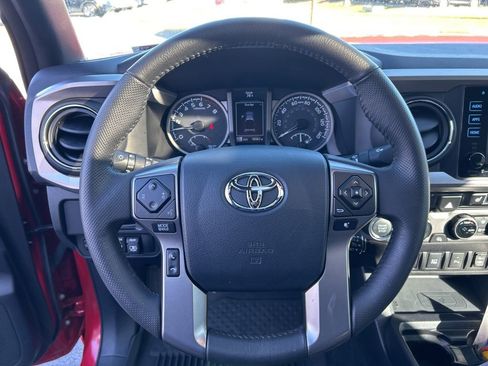 Used 2017 Toyota Tacoma Limited image 5