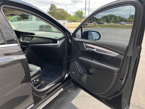 Used 2018 Cadillac XT5 Luxury w/ Driver Awareness Package AWD/4WD image 27