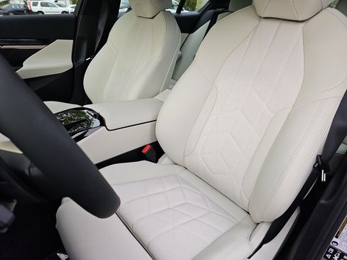New 2026 BMW 530i xDrive w/ M Sport Package AWD/4WD image 17