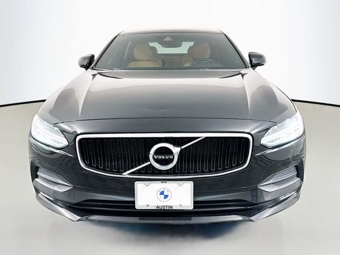 Used 2018 Volvo S90 T5 Momentum w/ Momentum Plus Package FWD image 2