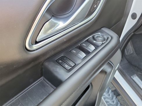 Used 2021 Chevrolet Suburban Z71 image 22