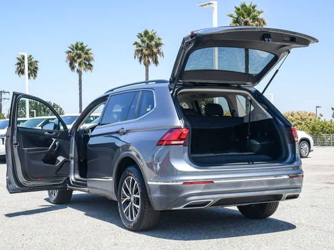 Used 2020 Volkswagen Tiguan SE w/ Panoramic Sunroof Package FWD image 27