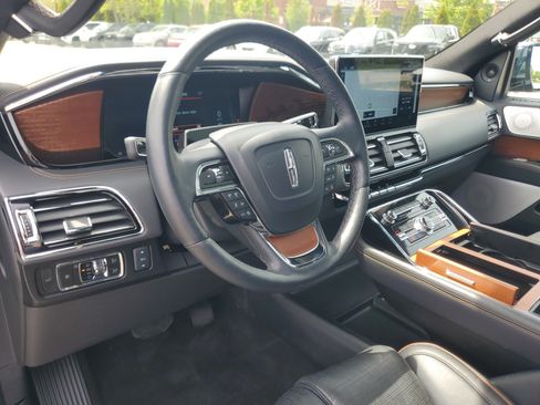 Certified 2024 Lincoln Navigator Black Label AWD/4WD image 13