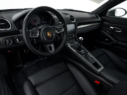 Certified 2025 Porsche 718 Cayman S RWD image 4
