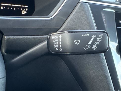 Certified 2022 Volkswagen Tiguan SE image 29