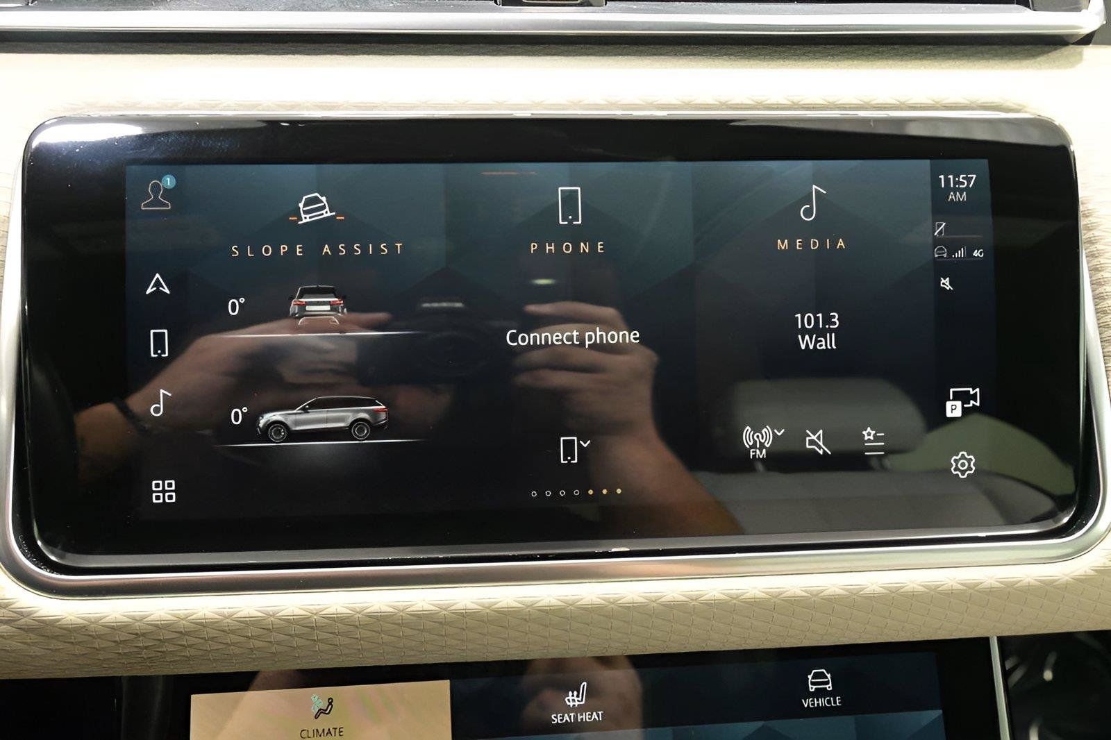 Used 2021 Land Rover Range Rover Velar R-Dynamic S AWD/4WD image 31