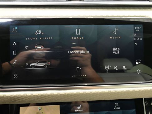 Used 2021 Land Rover Range Rover Velar R-Dynamic S AWD/4WD image 31