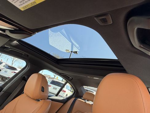 Used 2024 BMW 330i Sedan w/ Premium Package image 20