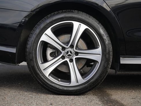 Used 2019 Mercedes-Benz E 300 4MATIC w/ Premium 1 Package image 11