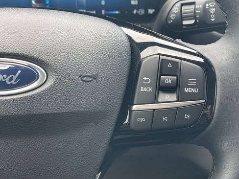 Used 2023 Ford Escape Platinum FWD image 18