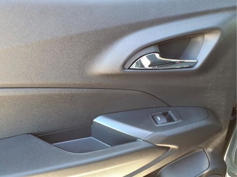 New 2026 Chevrolet Trax LT image 9