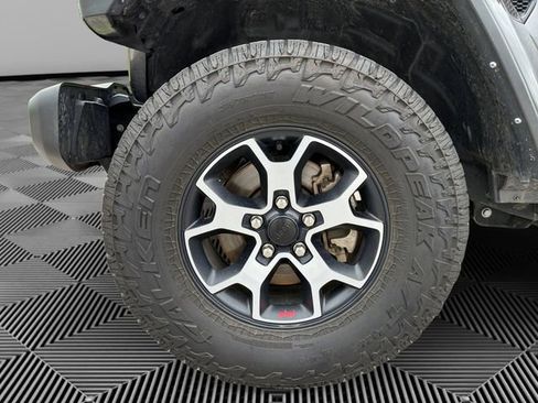 Used 2021 Jeep Wrangler Unlimited Rubicon w/ Cold Weather Group AWD/4WD image 9