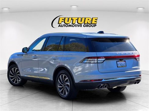 New 2025 Lincoln Aviator AWD w/ Equipment Group 101A image 5