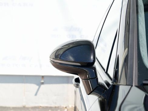 Used 2022 Porsche Cayenne Turbo image 9