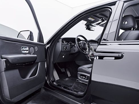 Used 2020 Rolls-Royce Cullinan AWD/4WD image 42
