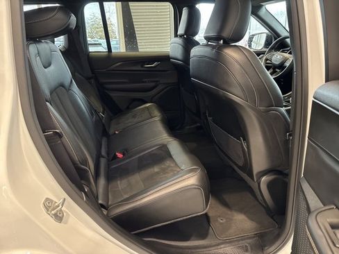Used 2023 Jeep Grand Cherokee Altitude image 25