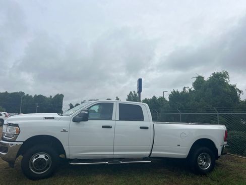 Used 2023 RAM 3500 Tradesman w/ Chrome Appearance Group AWD/4WD image 10