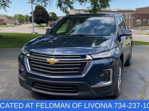 Used 2023 Chevrolet Traverse LT FWD image 3