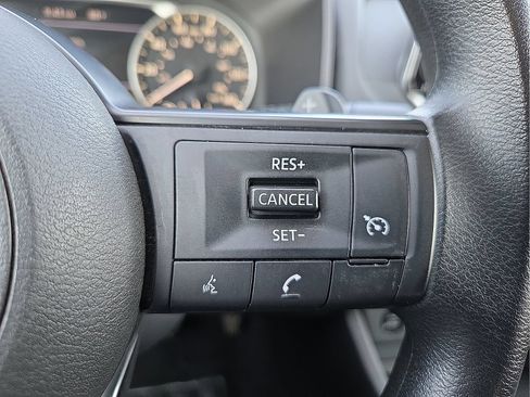 Used 2024 Nissan Rogue S FWD image 20
