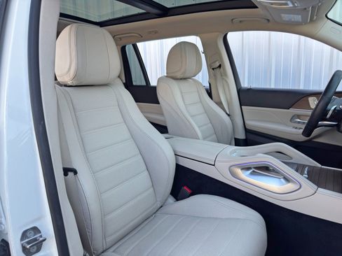 Used 2021 Mercedes-Benz GLS 580 4MATIC image 48